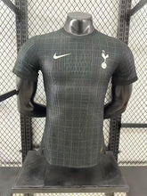 Tottenham Hotspur 2025-2026 away game player