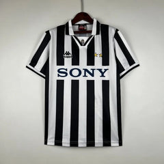 Retro Juventus 1996-1997 home