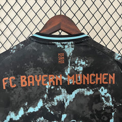 Bayern München 2024-2025 away game