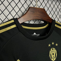 Retro Juventus 2015-2016 away