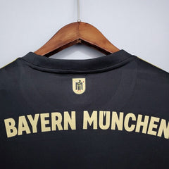 Bayern München 2021-2022 away game