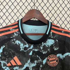 Bayern München 2024-2025 away game