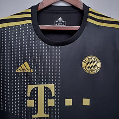 Bayern München 2021-2022 away game