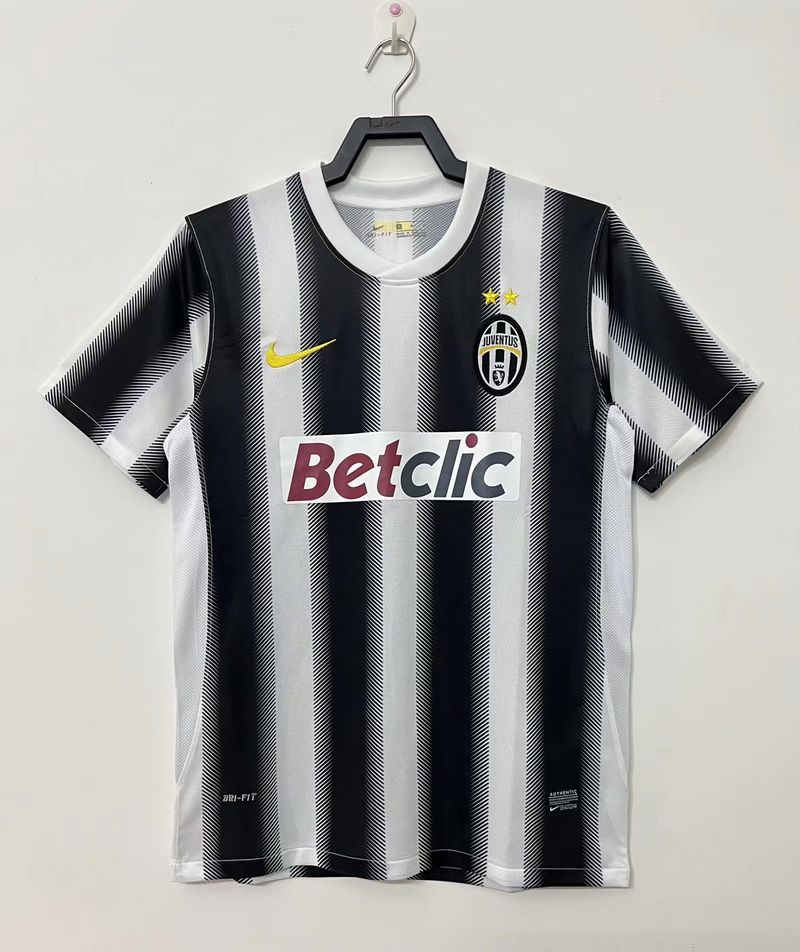 Retro Juventus FC 2011-2012 home game