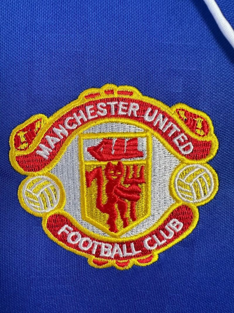 Retro Manchester United 1988-1990 second away game long