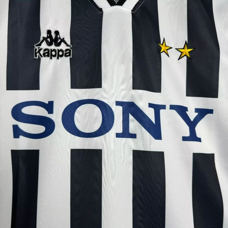 Retro Juventus FC 1995-1996 home game