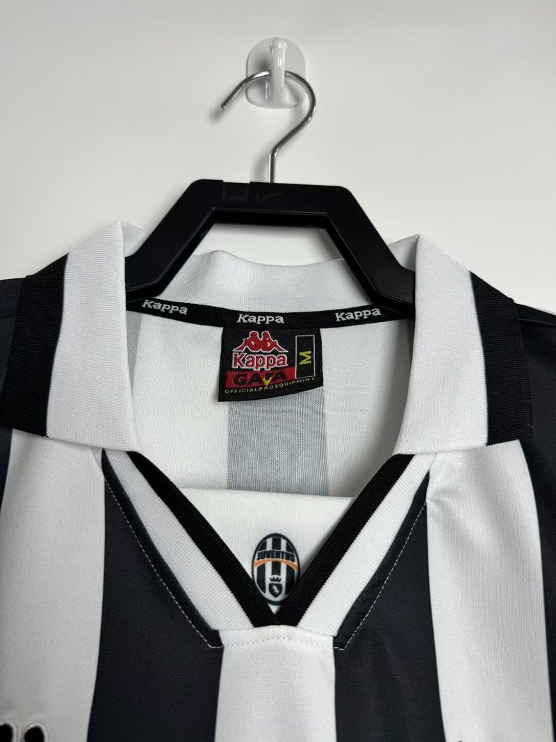 Retro Juventus FC 1995-1996 home game