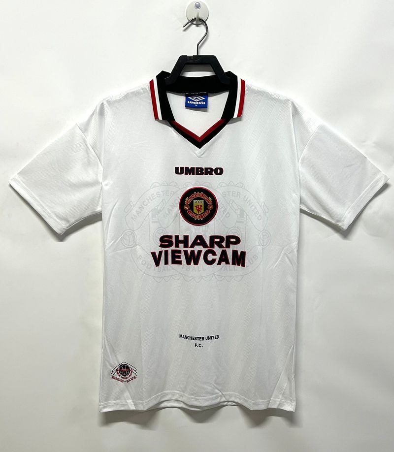 Retro Manchester United 1996-1997 away game