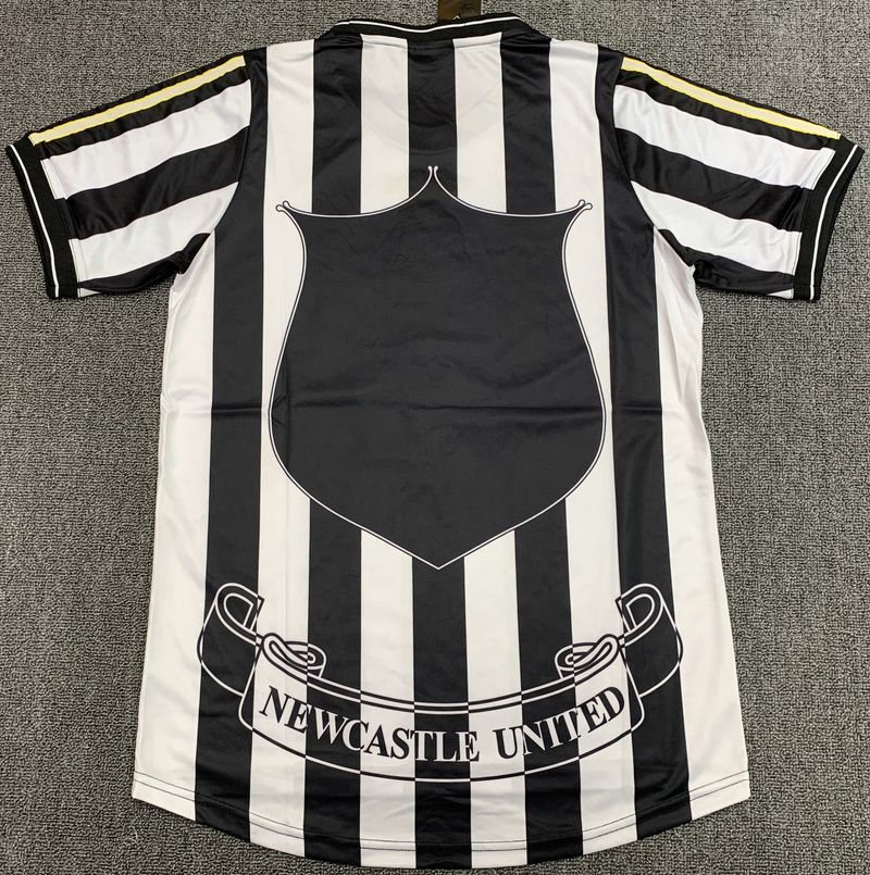 Retro Newcastle United 1997-1999 home game