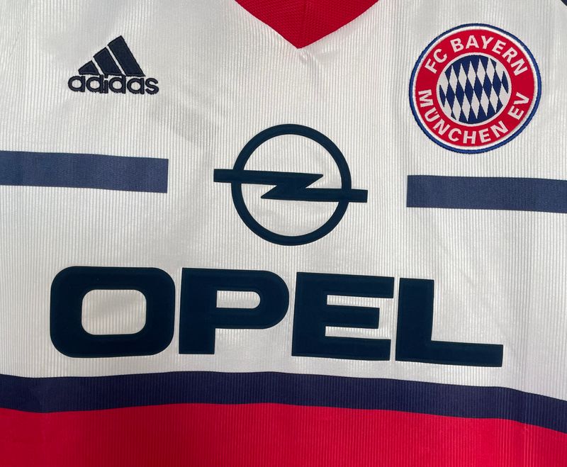 Retro Bayern München 1998-2000 away game