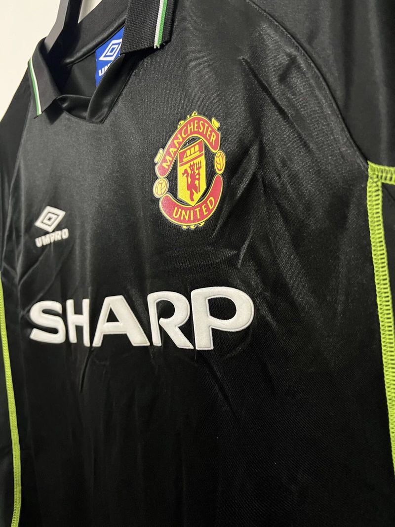 Retro Manchester United 1998-1999 second away game