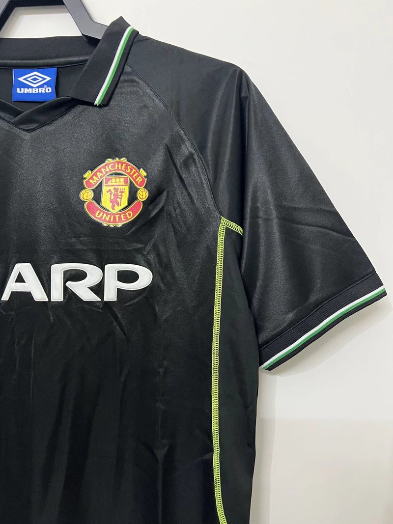 Retro Manchester United 1998-1999 second away game