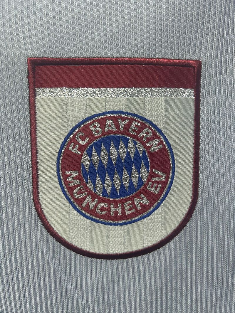 Retro Bayern München 1998-1999 away game