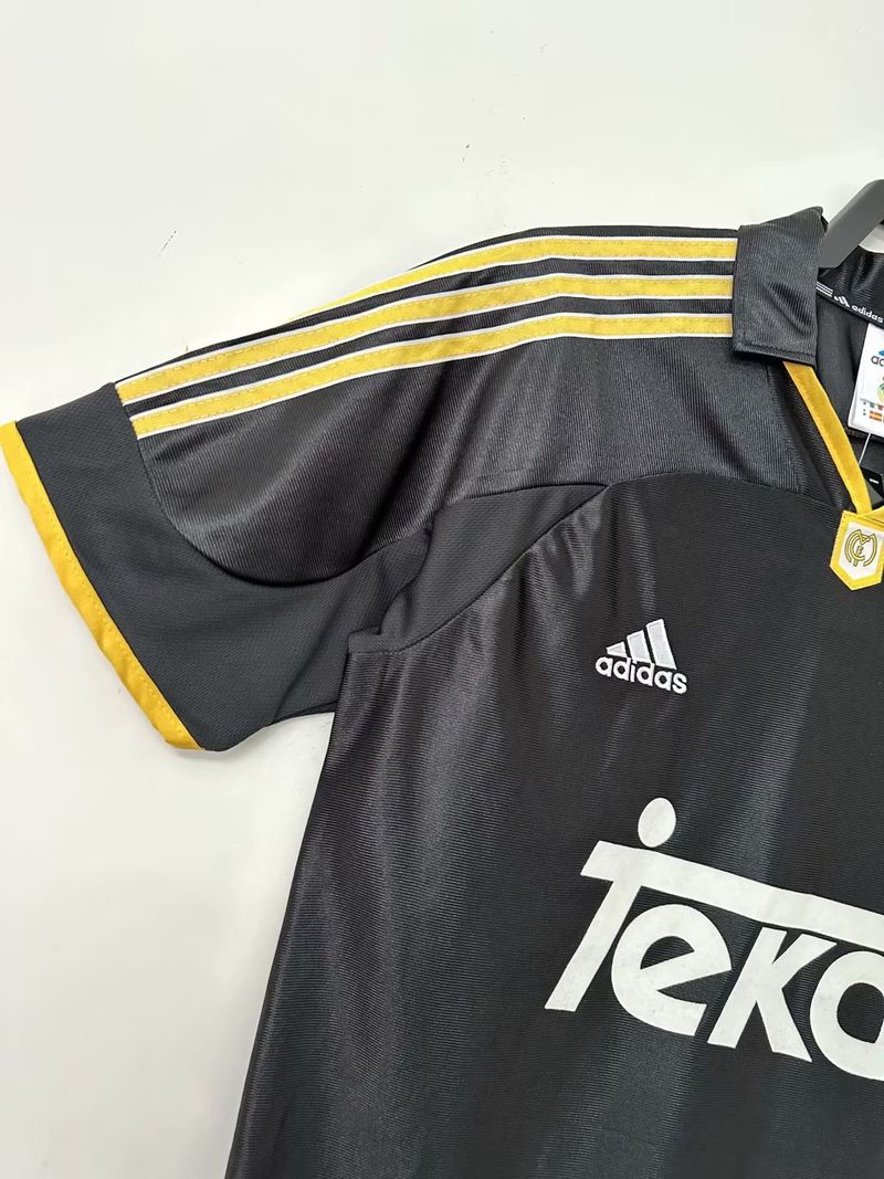 Retro Real Madrid CF 1999-2001 away game