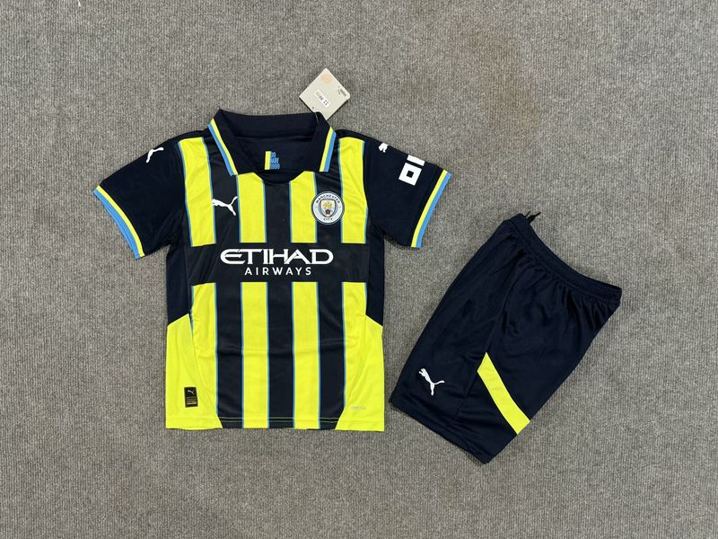 Kid Size Manchester City away game