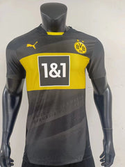 Borussia Dortmund away game player