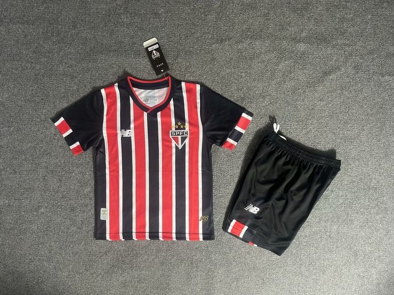 Kid Size São Paulo FC away game