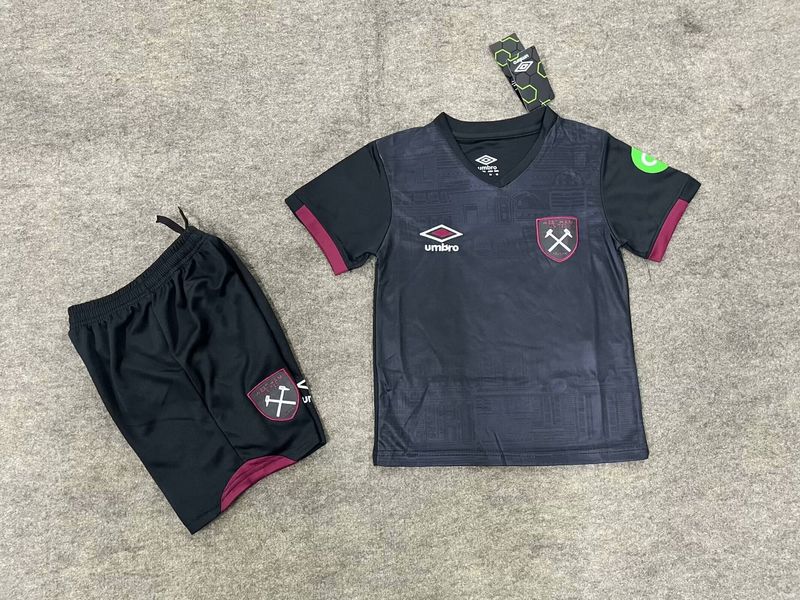 Kid Size West Ham United away game