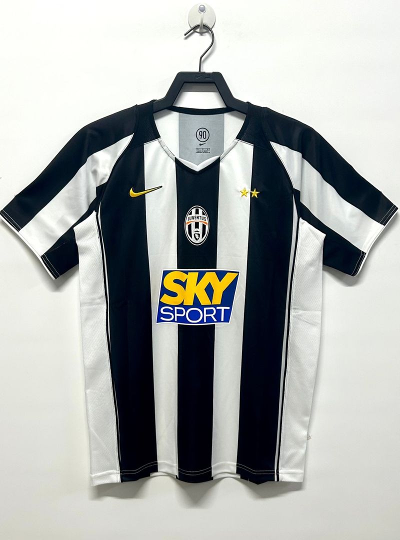 Retro Juventus FC 2004-2005 home game