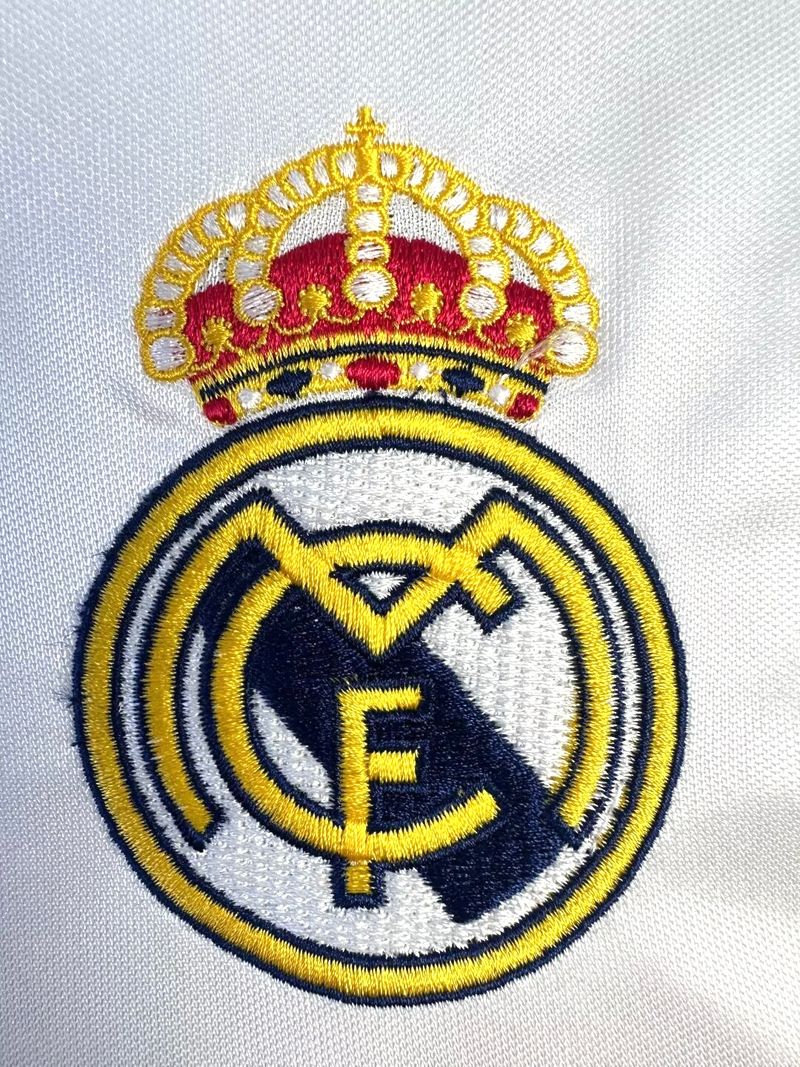 Retro Real Madrid CF 2004-2005 home game