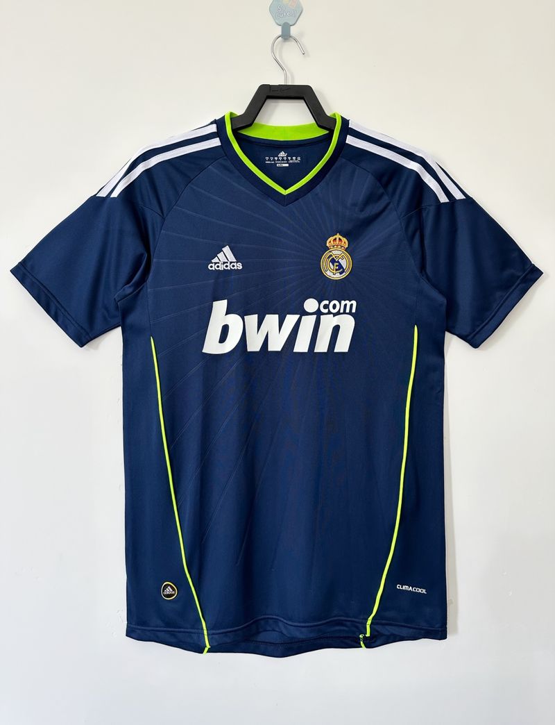 Retro Real Madrid CF 2010-2011 away game