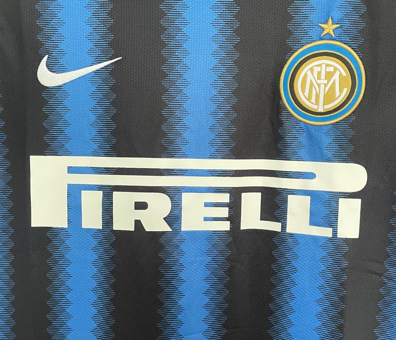 Retro Inter Milano 2010-2011 home game