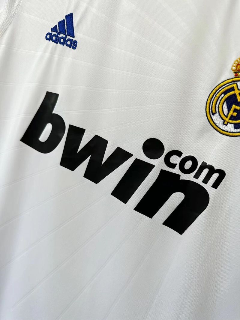 Retro Real Madrid CF 2010-2011 home game