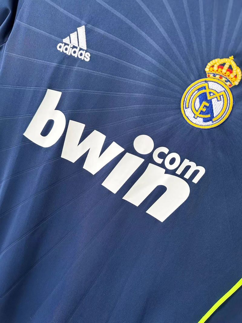 Retro Real Madrid CF 2010-2011 away game