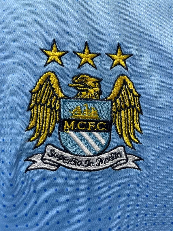 Retro Manchester City 2011-2012 home game