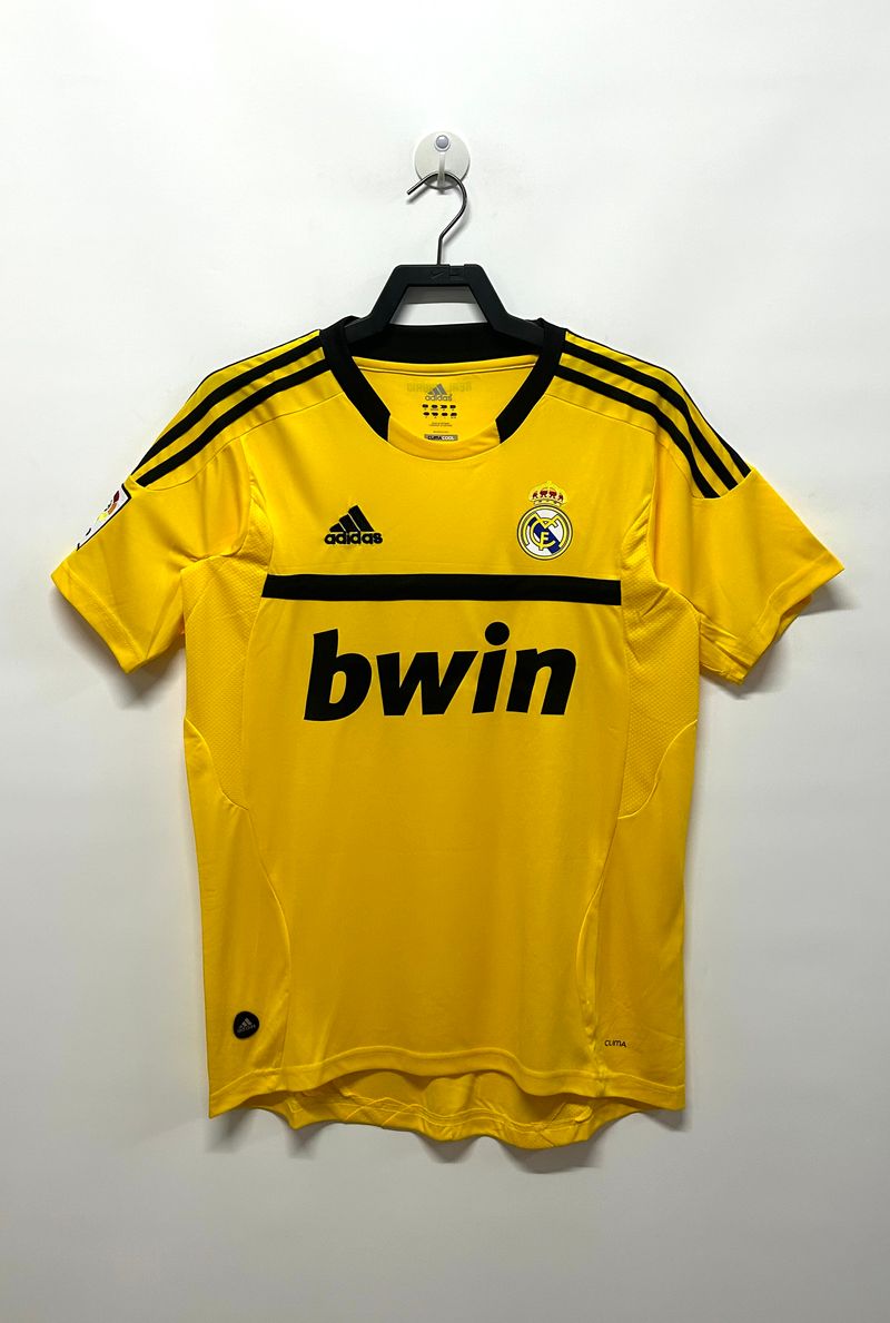 Retro Real Madrid 2011-2012 GK jersey yellow