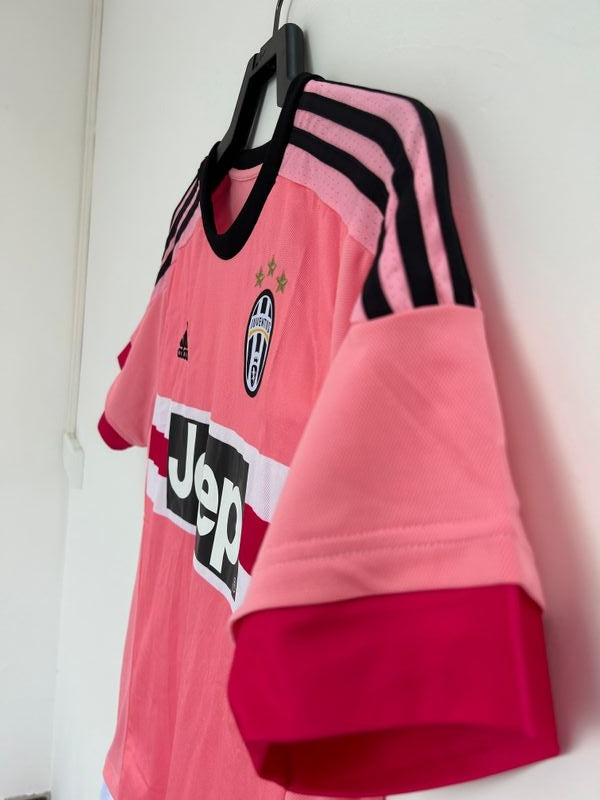 Retro Juventus FC 2015-2016 away game