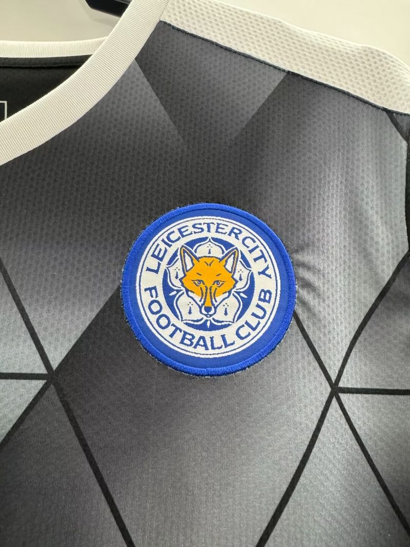 Retro Leicester City 2015-2016 second away game