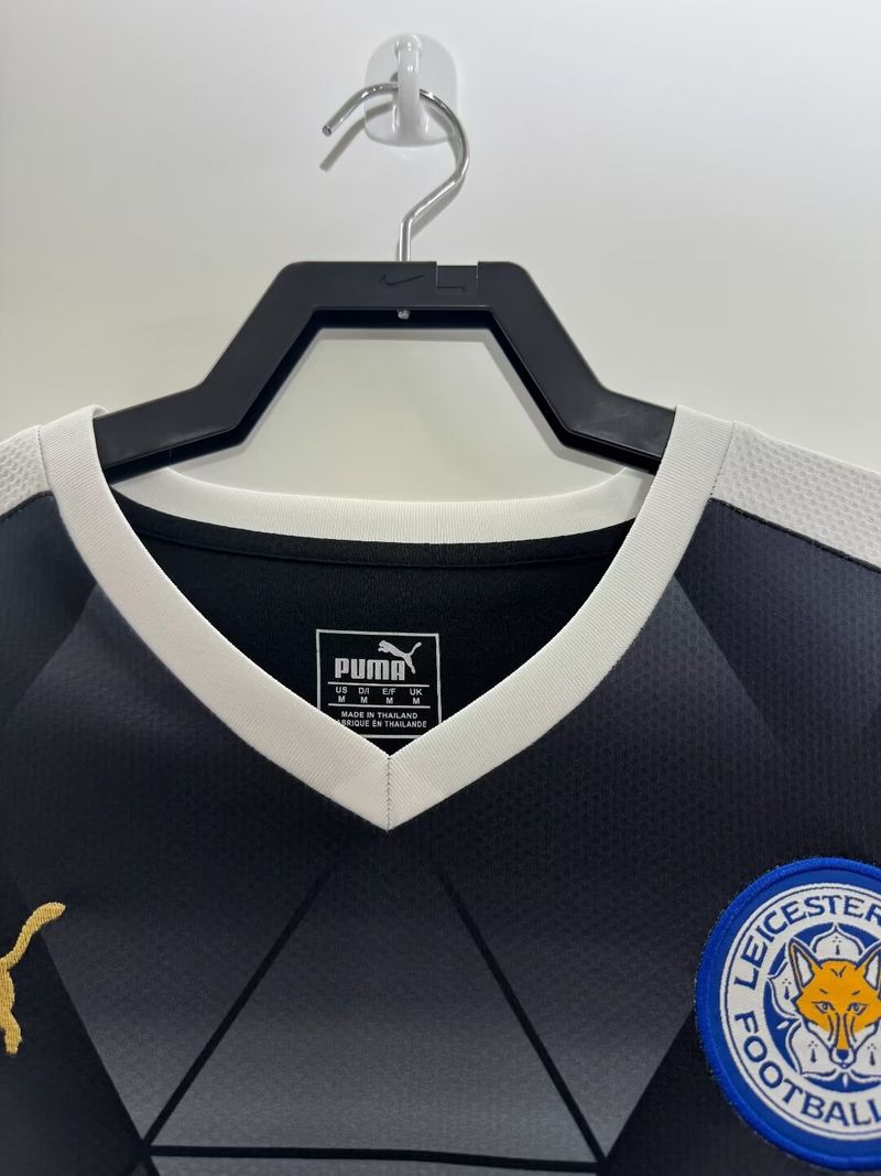 Retro Leicester City 2015-2016 second away game