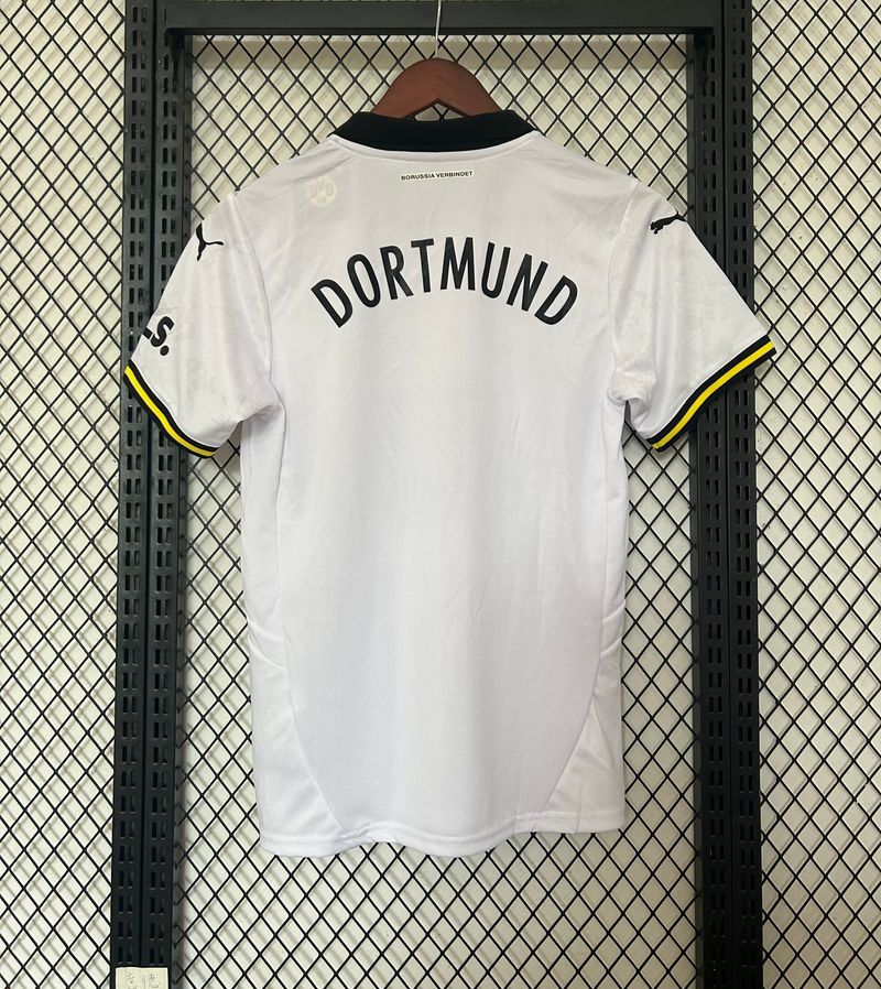 Borussia Dortmund second away game - WCFootballSuit