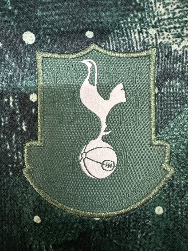 Tottenham Hotspur 2024-2025 second away