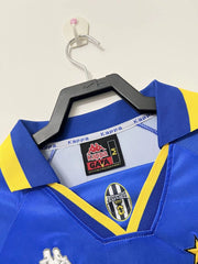 Retro Juventus FC 1995-1996 away game