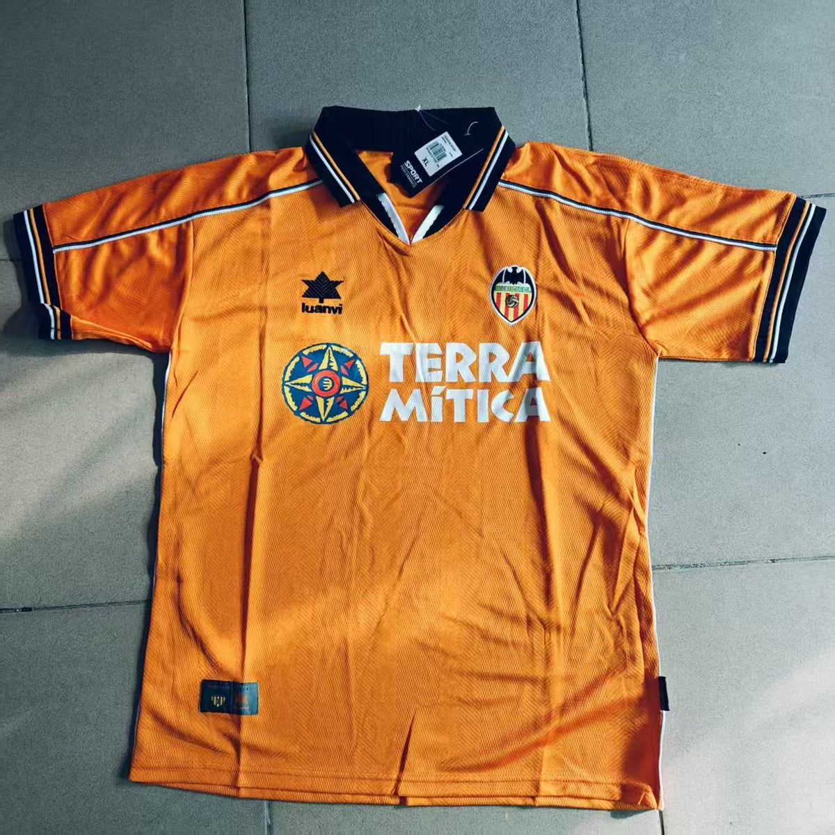 Retro Valencia CF 1999-2000 away