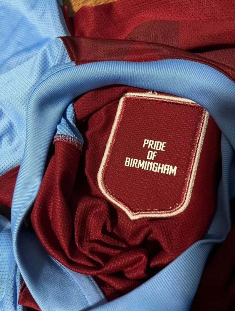 Retro Aston Villa 2011-2012 home