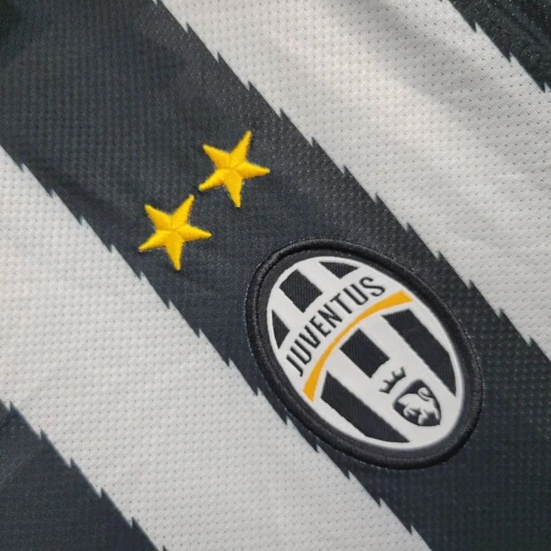 Retro Juventus FC 2010-2011 home game