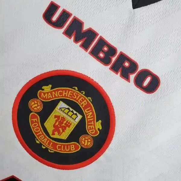 Retro Manchester United 1996-1997 away game