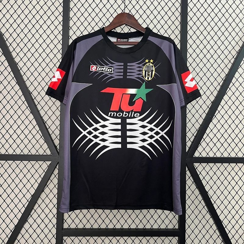 Retro Juventus 2001-2002 away