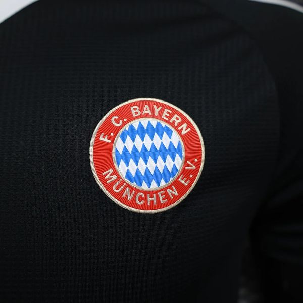 Bayern München 2024-2025 Goalkeeper player
