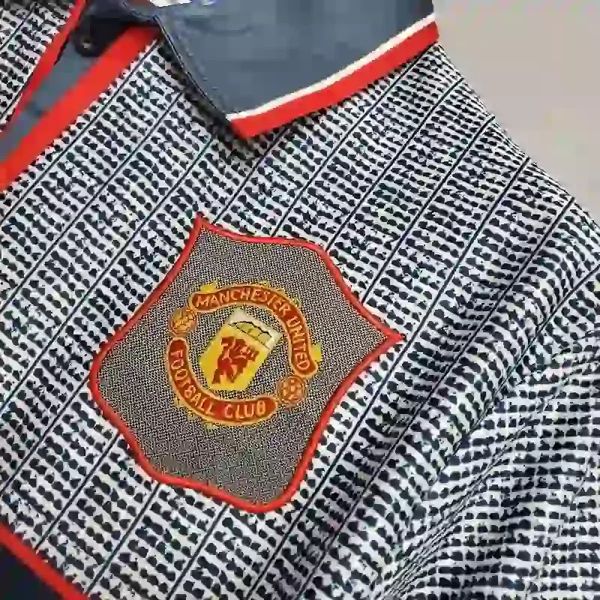 Retro Manchester United 1995-1996 away game