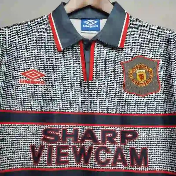 Retro Manchester United 1995-1996 away game