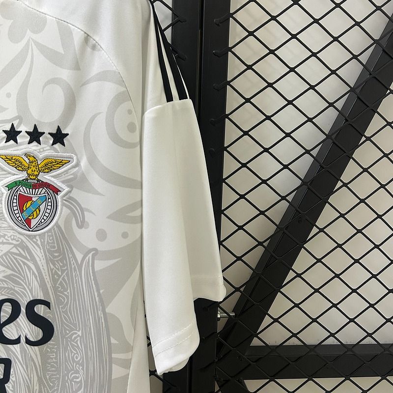 SL Benfica 2025-2026 training jersey