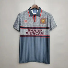 Retro Manchester United 1995-1996 away game