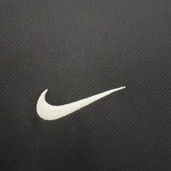 Eintracht Frankfurt 2024-2025 away game