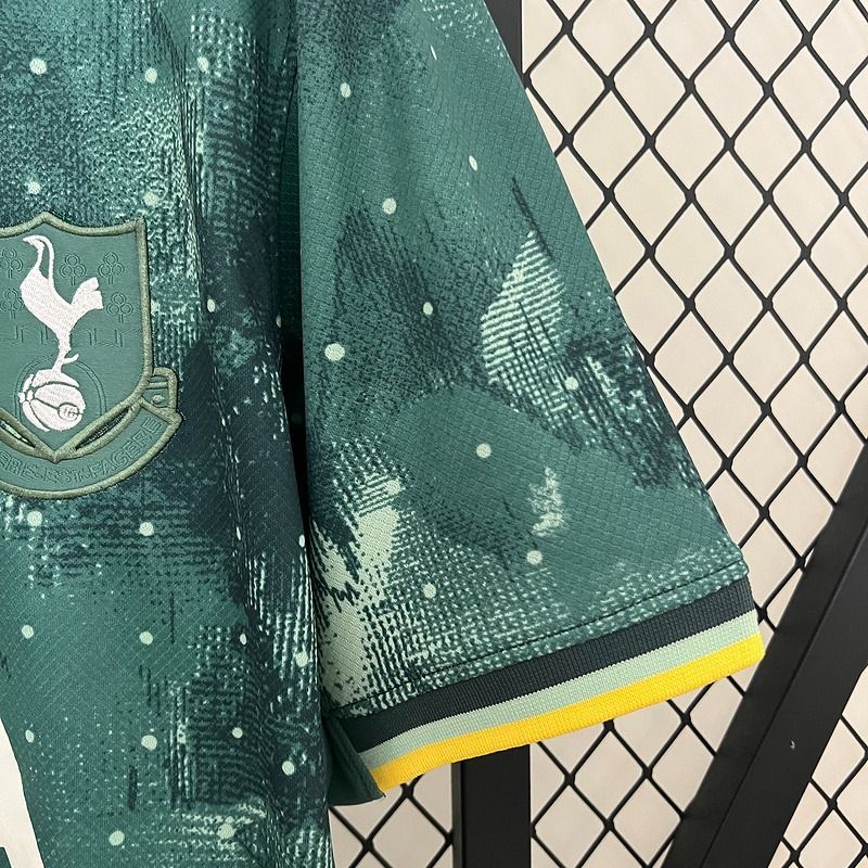 Tottenham Hotspur 2024-2025 second away
