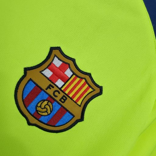 Retro FC Barcelona 2005-2006 away game