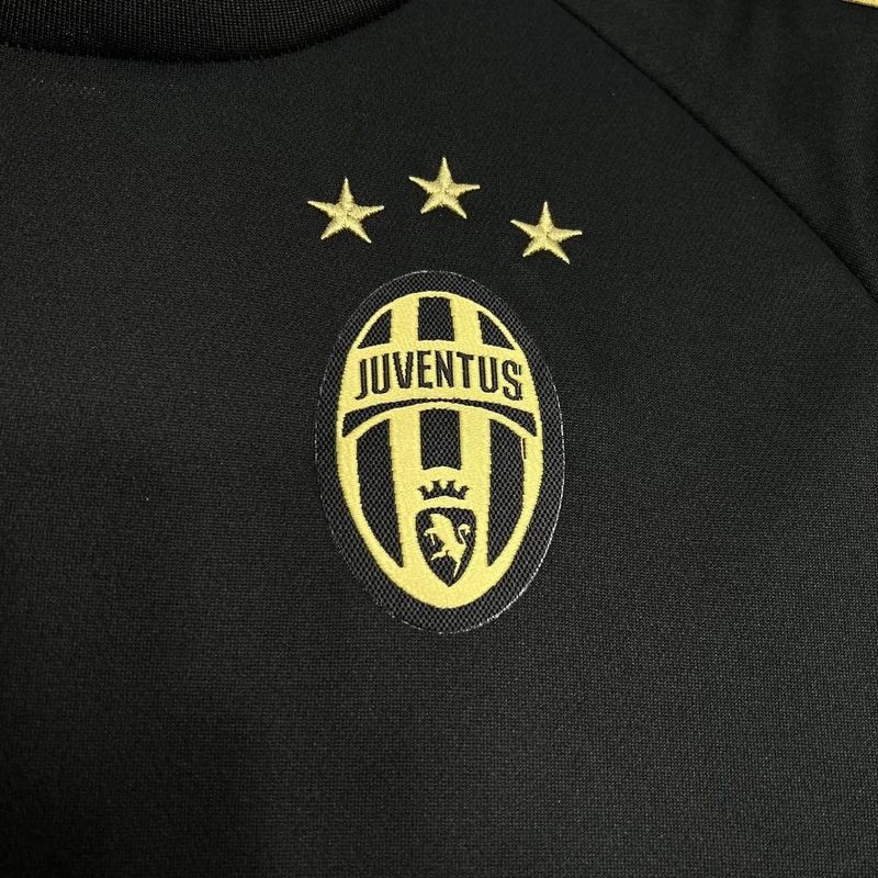 Retro Juventus 2015-2016 away